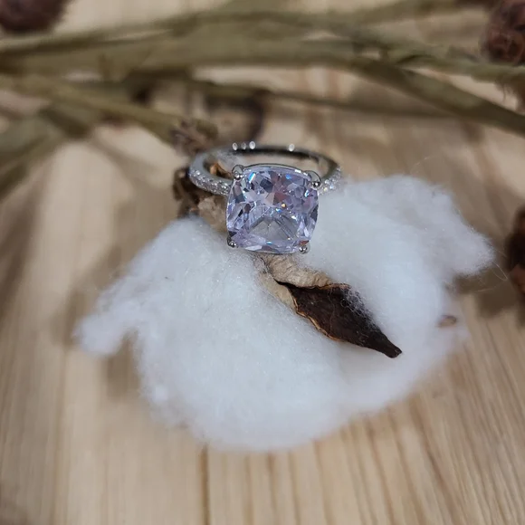 🎊🎊NEW🎊🎊EXQUISITE!! 3 CT White Sapphire Engagement Ring in 925Sterling Silver - Picture 8 of 14